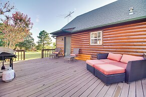Incredible Log Home: 1 Mile From Lake Tenkiller