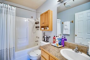 Incredible Log Home: 1 Mile From Lake Tenkiller