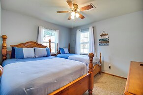 Incredible Log Home: 1 Mile From Lake Tenkiller