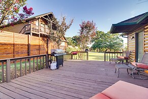 Incredible Log Home: 1 Mile From Lake Tenkiller