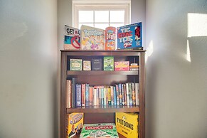 Incredible Log Home: 1 Mile From Lake Tenkiller