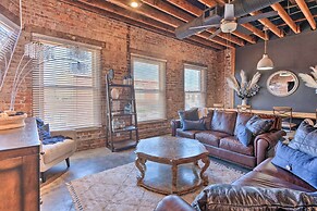 Upscale Loft in the Heart of Dtwn Springfield