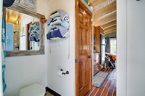 Bay St Louis Houseboat 6 Mi to Old Town & Beach!