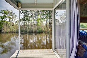 Bay St Louis Houseboat 6 Mi to Old Town & Beach!