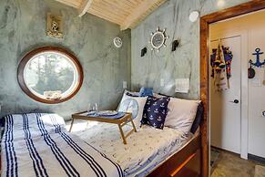 Bay St Louis Houseboat 6 Mi to Old Town & Beach!