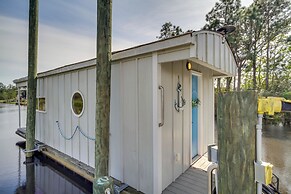 Bay St Louis Houseboat 6 Mi to Old Town & Beach!