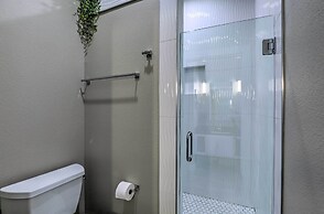 Stylish San Marcos Apt in the Heart of Dwtn!