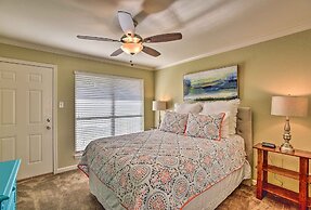 1 Mi to Port Aransas Beach: Condo w/ Pool Access