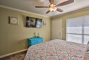 1 Mi to Port Aransas Beach: Condo w/ Pool Access