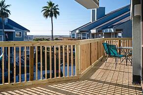 1 Mi to Port Aransas Beach: Condo w/ Pool Access