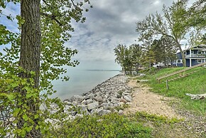 Lakefront Cottage Near Wineries + State Parks!