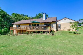 Peaceful Millington Home ~ 13 Mi to Memphis!