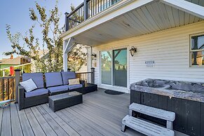 Near Yale & Lighthouse Point Beach: Home w/ Pool!