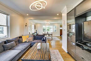 Near Yale & Lighthouse Point Beach: Home w/ Pool!