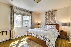 Near Yale & Lighthouse Point Beach: Home w/ Pool!