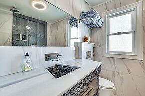 Near Yale & Lighthouse Point Beach: Home w/ Pool!
