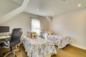 Near Yale & Lighthouse Point Beach: Home w/ Pool!