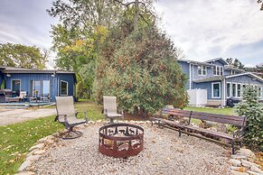 Spacious Waterfront Retreat Near Uw-green Bay