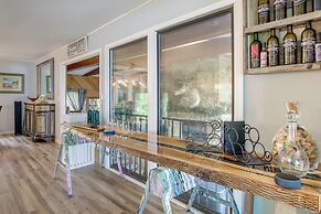 Spacious Waterfront Retreat Near Uw-green Bay