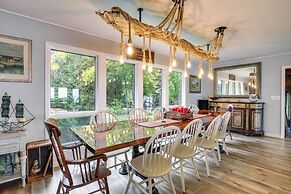 Spacious Waterfront Retreat Near Uw-green Bay