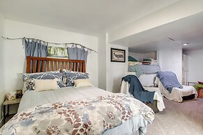 Spacious Waterfront Retreat Near Uw-green Bay