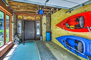 Spacious Waterfront Retreat Near Uw-green Bay
