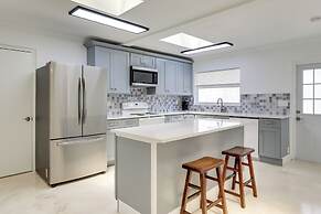 Airy Bradenton Vacation Rental w/ Patio, Gas Grill