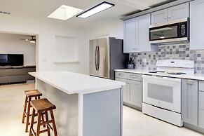 Airy Bradenton Vacation Rental w/ Patio, Gas Grill