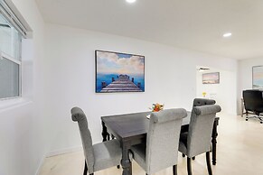 Airy Bradenton Vacation Rental w/ Patio, Gas Grill