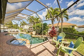 Spacious Oasis w/ Lagoon Pool & Spa in Cape Coral!