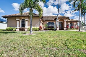 Spacious Oasis w/ Lagoon Pool & Spa in Cape Coral!