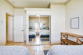 Spacious Oasis w/ Lagoon Pool & Spa in Cape Coral!