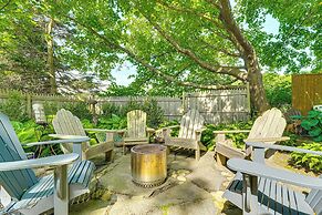 Charming Cottage w/ Patio, Walk to Boothbay Harbor