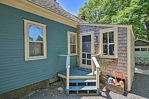 Charming Cottage w/ Patio, Walk to Boothbay Harbor