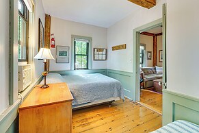 Charming Cottage w/ Patio, Walk to Boothbay Harbor