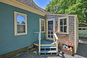 Charming Cottage w/ Patio, Walk to Boothbay Harbor
