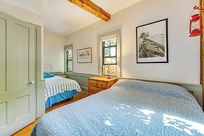 Charming Cottage w/ Patio, Walk to Boothbay Harbor