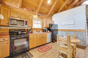 Honey Bear Pause: Rural Escape w/ Porch & Hot Tub!