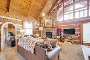 Honey Bear Pause: Rural Escape w/ Porch & Hot Tub!