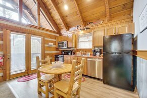 Honey Bear Pause: Rural Escape w/ Porch & Hot Tub!