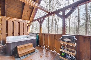 Honey Bear Pause: Rural Escape w/ Porch & Hot Tub!
