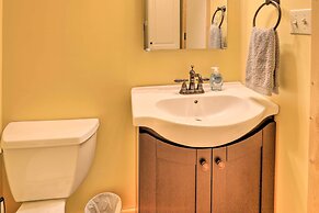 Cozy Condo - Walk to Resort, 9 Mi to Sugar Mtn!