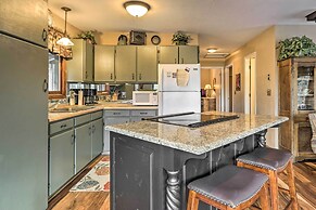 Cabin w/ Hot Tub: 3 Mi to Main St Breckenridge!