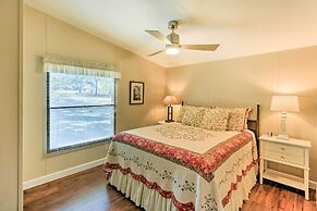 Charming Home w/ Deck & Yard - 1 Mi to Lake Texoma