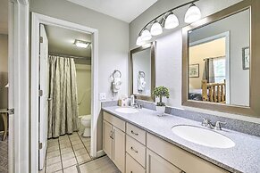 Charming Condo w/ Deck, 4 Mi to Branson Strip