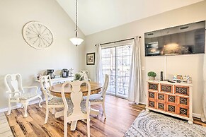 Charming Condo w/ Deck, 4 Mi to Branson Strip