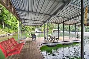 Inviting Family Abode w/ Dock on Norris Lake!