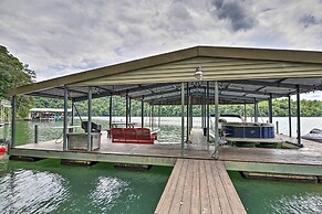 Inviting Family Abode w/ Dock on Norris Lake!
