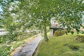 Gatlinburg Mountain Townhome w/ Pool Access!