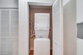 Gatlinburg Mountain Townhome w/ Pool Access!